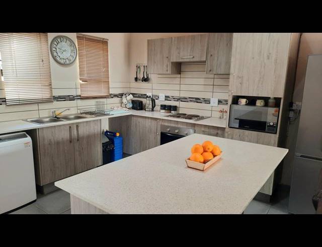3 BEDROOM TOWNHOUSE FOR SALE IN WATERKLOOF EAST
